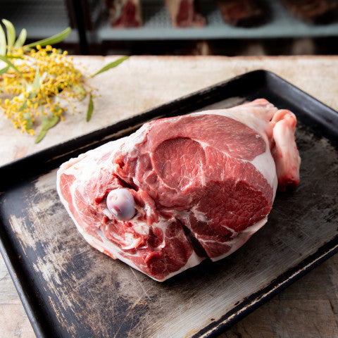 Leg Of Lamb On The Bone (Vacuum Sealed) | Each Leg Weighs ≈ 2.8kg | Saltbush Lamb | YG-000415-GMB-002310
