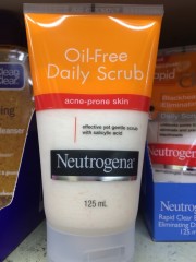 Oil Free Daily Scrub | 125ml | Neutrogena | YG-008556-PD-011923