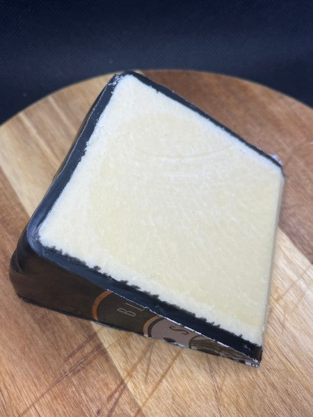 Black bomber 18 month old cheddar 